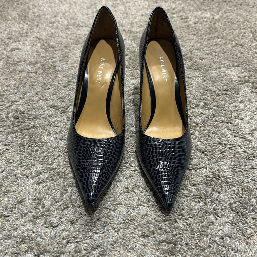 NWOT Nine West shoes never worn. 7.5 Med Women’s heels